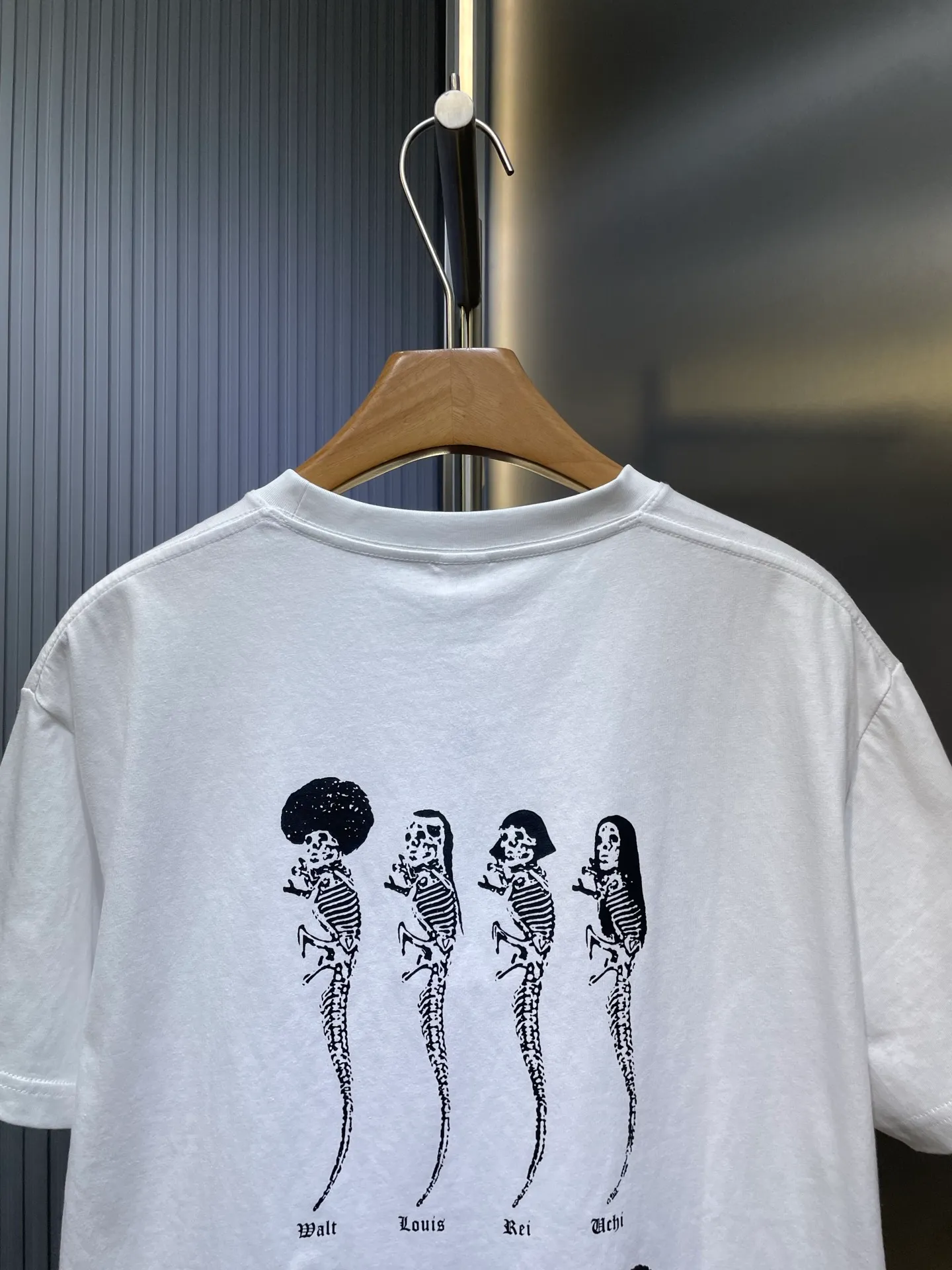 P250 N502 Kl 🌟【Top original order】Chrome Hearts Sanskrit short sleeves printed all over the back. Process description: The fabric is made of 26-woven 200g cotton, and the printing is made of special imported slurry. The overall routing is straight and delicate, the fabric is comfortable and soft, and the color is consistent without color difference. It can be matched with the same style to create a fashionable look and control various occasions. Customized accessories, complete three standards, same style for men and women!  size：s m l